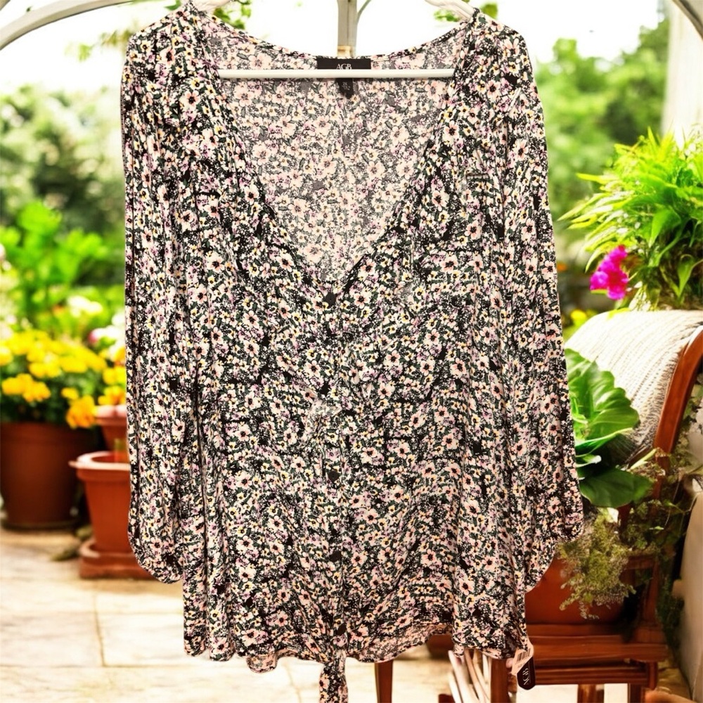 AGB Multicolor Floral V-Neck Blouse